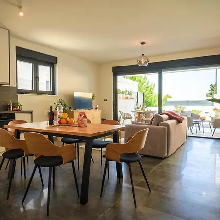Luxi Apartment *